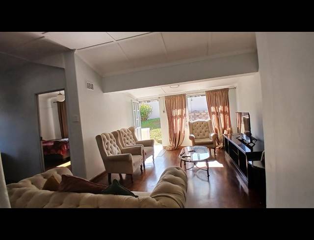 4 BEDROOM HOUSE FOR SALE IN WOODLANDS
